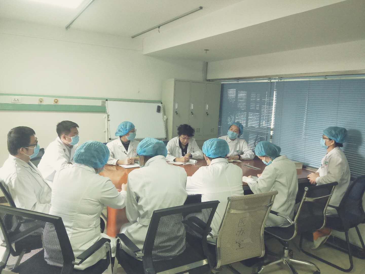 加強院感知(zhī)識培訓 築牢患者安全保障防線 石家莊腎病醫院（有限合夥）開(kāi)展院感培訓